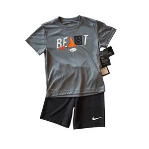 Nike Boys Dri-Fit BEAST Set Size 7 Shorts And Top Gray 2 Piece Football Sport